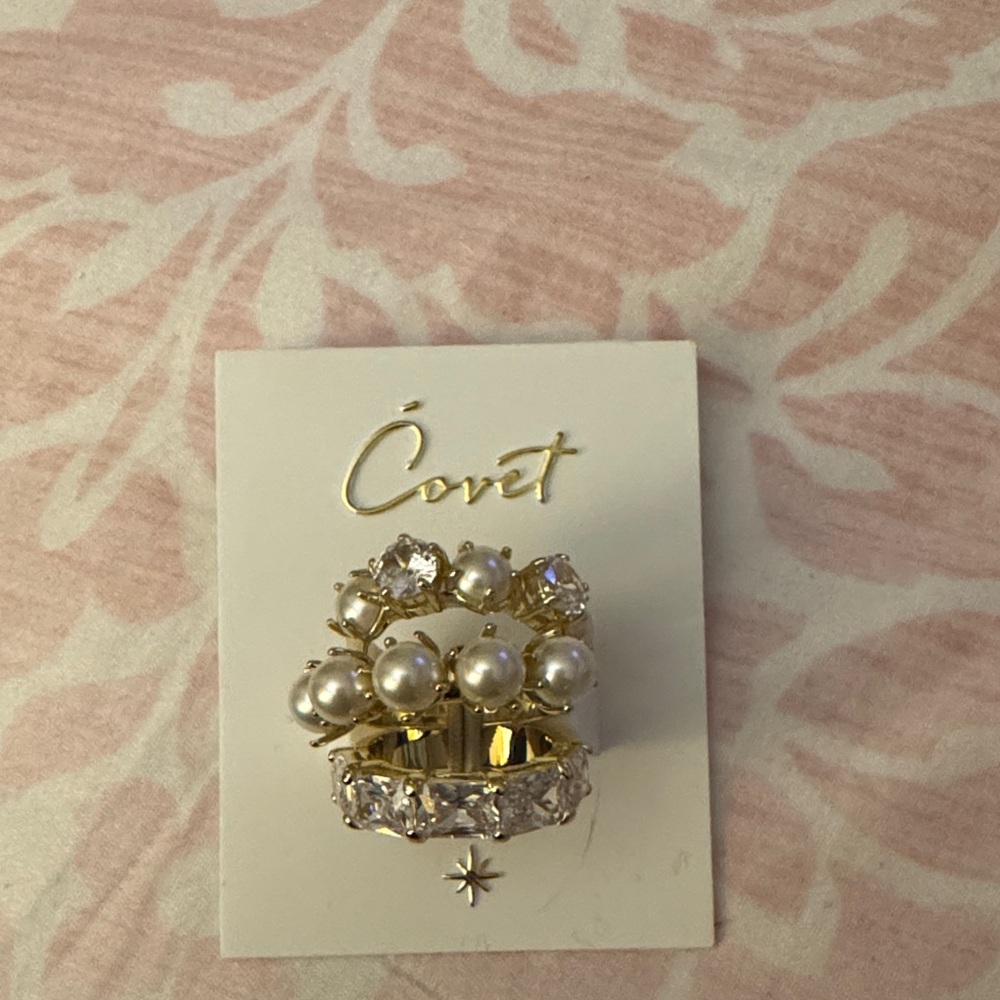 Cove Gold and Pearl Brooch